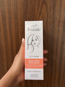 Foxtale Super Glow Face Wash