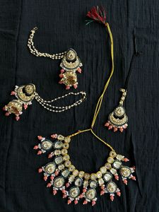Exquisite Kundan Necklace and Earring Set
