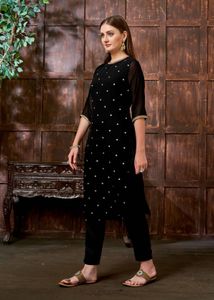 Elegant Black Embroidered Kurta