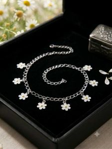 Cute Flower necklace 🌹
