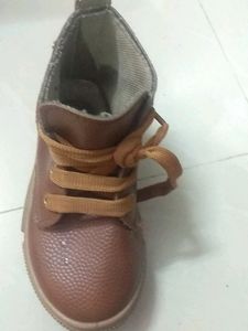Traditional Axon Shoe