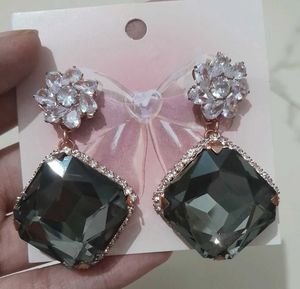Chic Grey Diamond Dangle Earrings