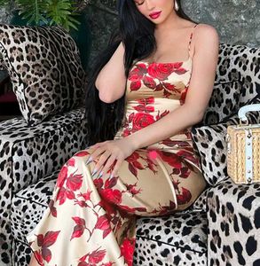 Vintage Rose Print Slip Dress 👗❤