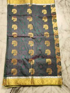 Gorgeous Floral Patterned Saree