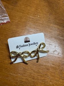 Chic Gold Bow Earrings