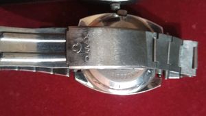 Vintage Men's Watches - Unique Find!