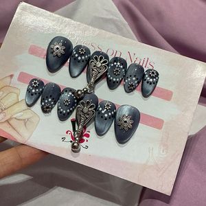 Navratri press on nails
