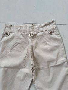 Chic Beige shorts