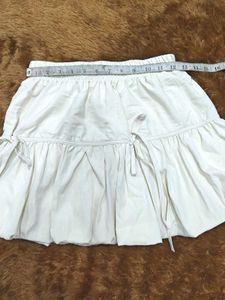 White mini bubble skirt .
