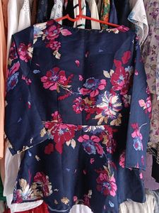 Blue flower print tops
