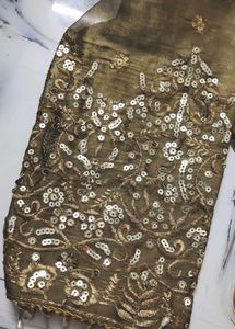Golden glow, festive vibe—straight kurta set✨