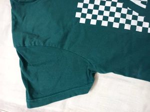 Green boxer style Cropped T-Shirt with "Love" Grap