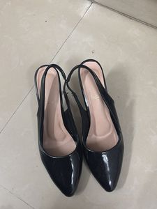 Women Pointed Toe Kitten Pumps