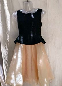 5J6. Chic Black &amp; Peach Peplum Dress