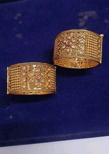 Exquisite Gold Bangle with Stones