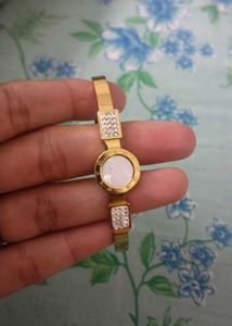 Elegant Gold Bangle Bracelet