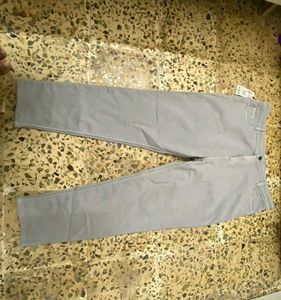 BRAND NEW GREY STRAIGHT JEANS FOR MEN