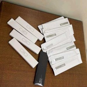 20 Comb or Shower caps ya vanityl kits