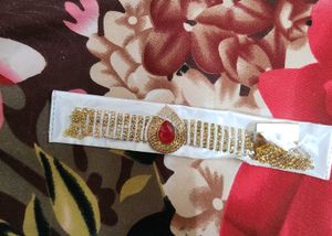 Elegant Gold-Tone Statement Choker