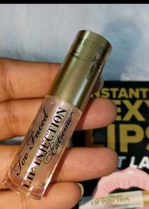 Too Faced Lip Injection Extreme.