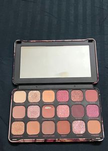 Makeup Revolution Eyeshadow Palette