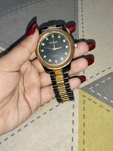 Elegant Two-Tone Quartz Watch