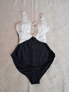 Venus Colorblock One-Piece Swimsuit