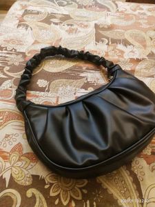 Black classic purse 👛👜
