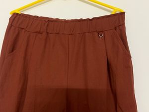 Comfortable Rust Cropped Pants