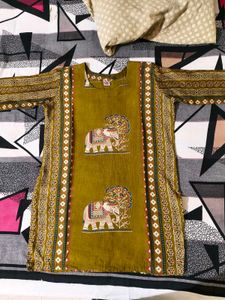 Denim short  n beautiful sobar olive Kurti
