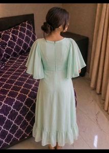 Elegant Mint Green Midi Dress