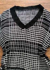 Black &amp; White V-Neck Knit Vest