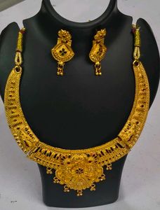 Golden Necklace &amp; Earring Set Excellent Look