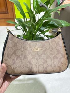 Authentic Coach Teri Shoulder bag