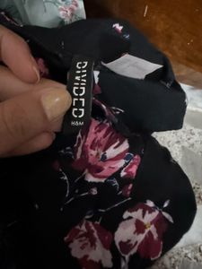H&amp;M Floral Button-Down Top