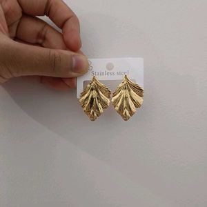 Elegant Gold Leaf Earrings