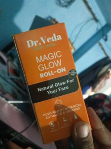 Dr veda magic glow roll On