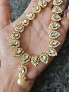 Elegant Kundan Necklace &amp; Earrings Set