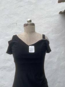 Elegant Black Off-Shoulder Maxi Dress