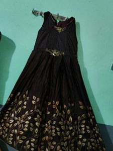 Elegant Ethnic Gown with Leaf Print