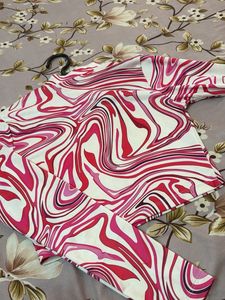 Abstract Print Long Sleeve Cropped Top