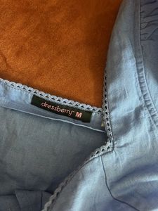 Dressberyy Light Blue Button-Up Top
