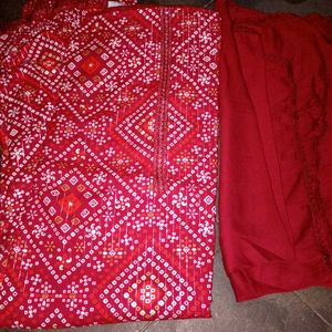 Stylish Red Bandhani Print Kurti Set
