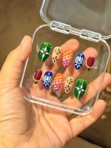 Press-On Nails Set
