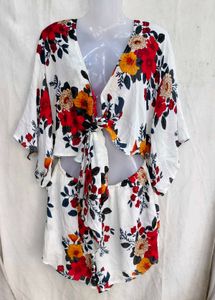 4029. Floral Tie-Front Crop Top &amp; Shorts Set