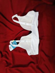 🇳🇿💫🎀Vanity Fair White Bra