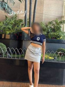 Blue Cropped Sporty Top and skirt