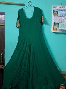 Elegant Green Gown with POCKETS