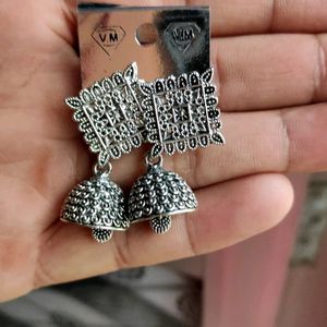 Earings