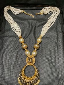Aura Gold Floral &amp; Pearl necklace